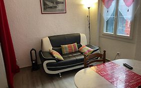 studio avec wifi à 50 m de la plage dans une rue piétonne